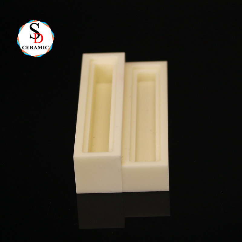 High Purity Corundum Ceramic Crucible Evaporation Alumina Crucible Boat For Furnace