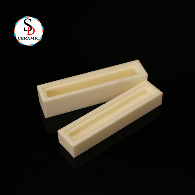 High Purity Corundum Ceramic Crucible Evaporation Alumina Crucible Boat For Furnace